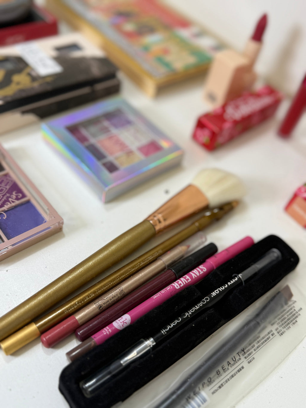 Makeup Mania Essentials Kit Deal